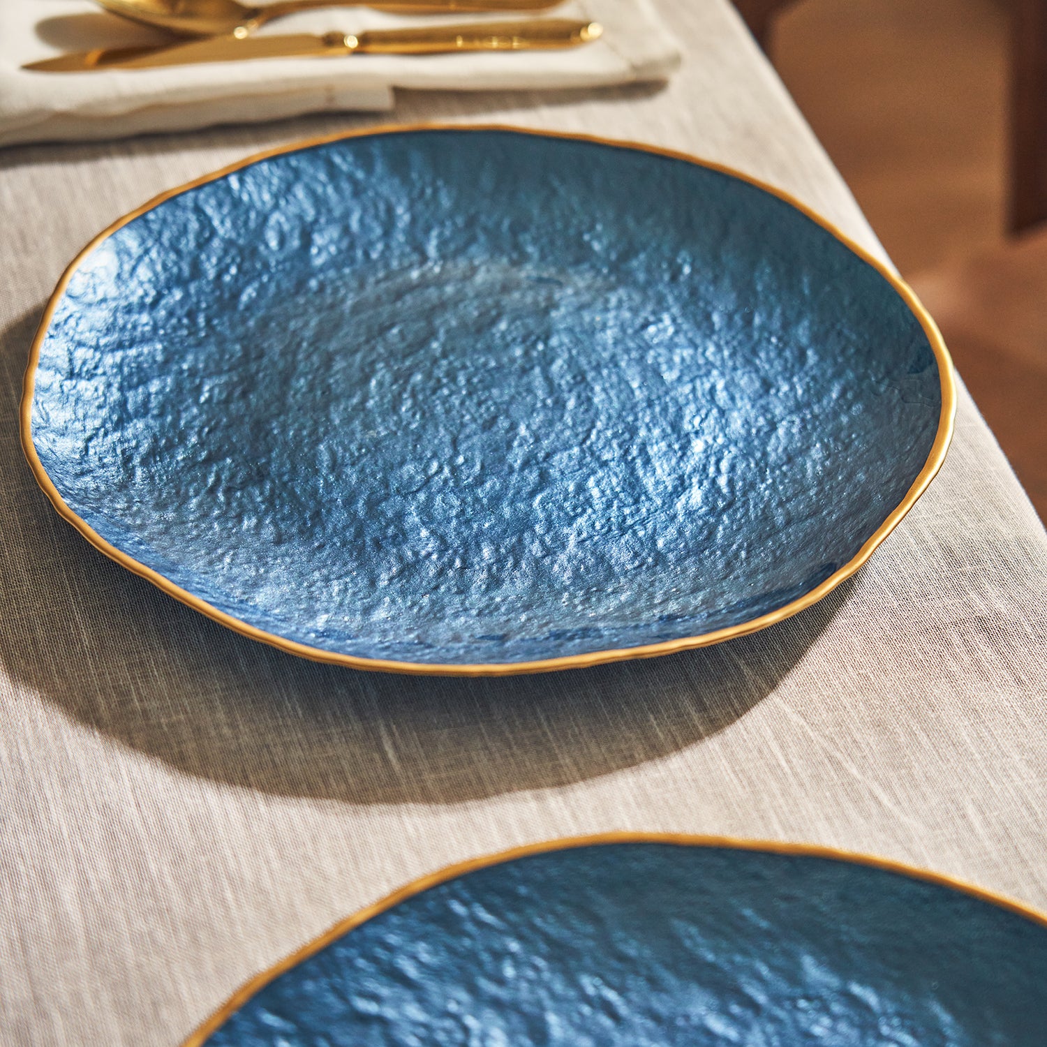 Blue glass charger plates best sale