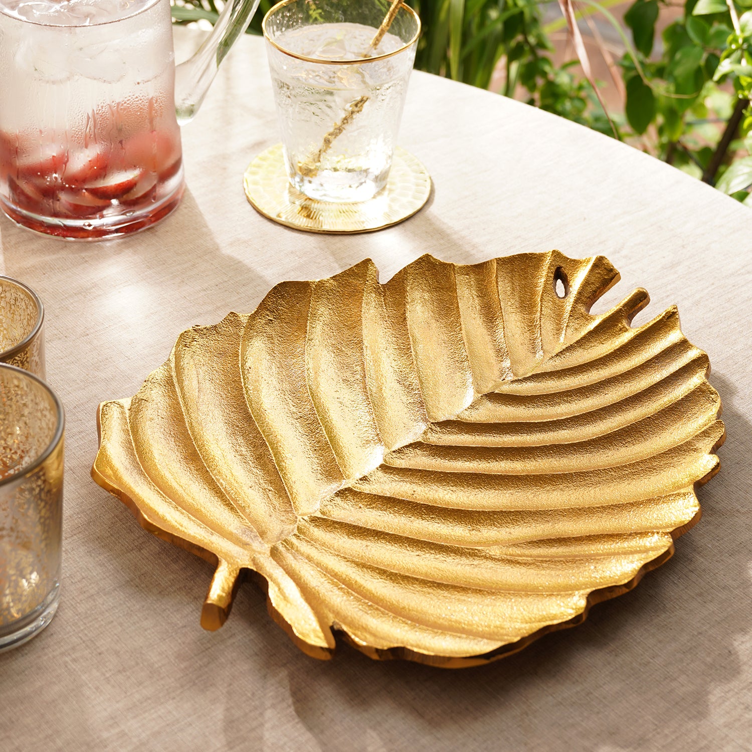 Large Decorative Platters: Elevate Your Dining Experience